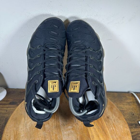 Nike Air VaporMax Plus Black Metallic Gold Rare Shoes Men\'s Size 9 CW7299-001‎